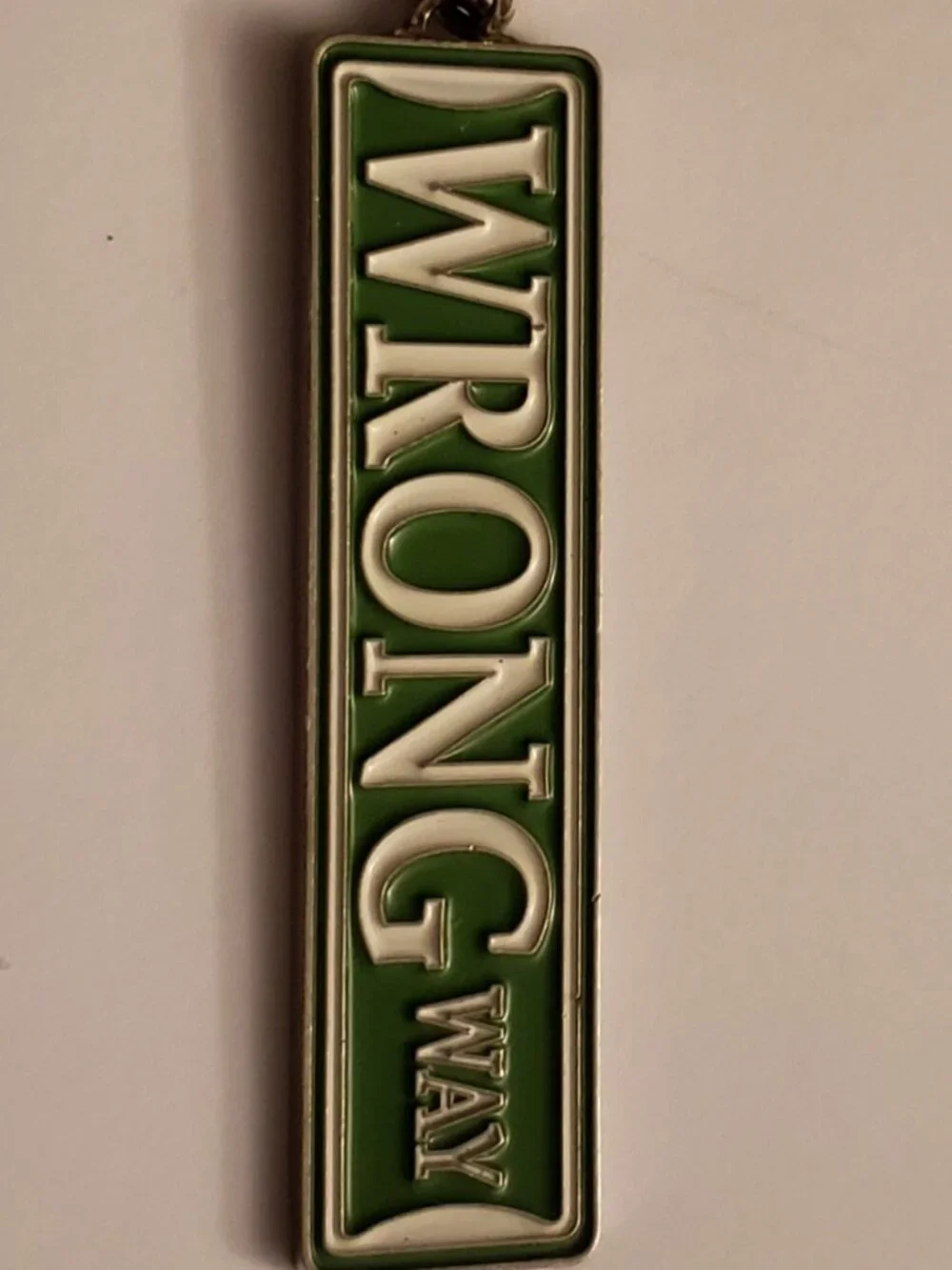 Vintage Wrong Way Street Sign Road Green Keychain Keyring Novelty Key Ring Funny
